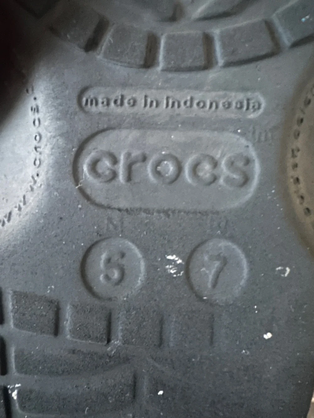 CROCS Kids Black Classic Clog - Picture 4 of 5